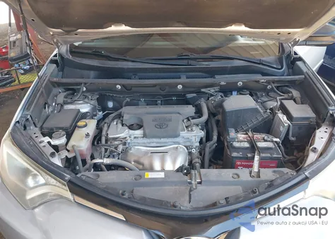 2016 Toyota Rav4 Le z USA, uszkodzony, nr VIN 2T3BFREV8GW425486